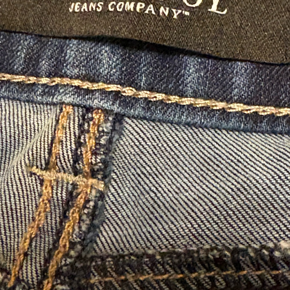 Liverpool Blue Flare Wide Leg Jeans with Vintage Charm - Picture 5 of 8